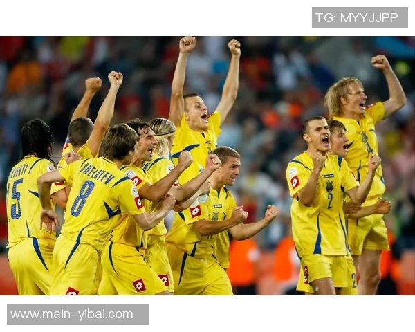 三人足球比赛的激情碰撞与团队合作的完美展现